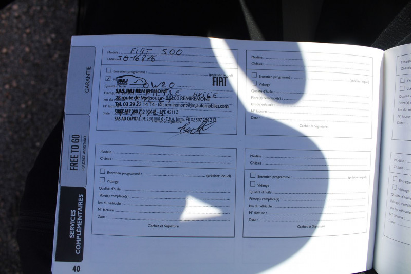 Photo 14 de l'offre de FIAT 500 II C CABRIOLET DOLCEVITA HYBRIDE GPS CONNECT USB RÃGULATEUR BLUETOOTH CUIR LEDS CLIM à 13500€ chez Bougel transactions