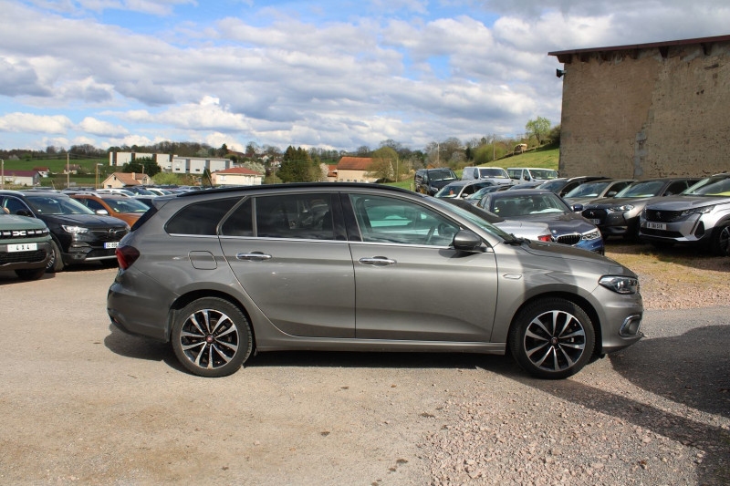Photo 5 de l'offre de FIAT TIPO SW 1L6 JTD 120 CV LOUNGE GPS 3D CAMÃRA MP3 USB JA 17 ATTELAGE BLUETOOTH RÃGULATEUR à 11500€ chez Bougel transactions