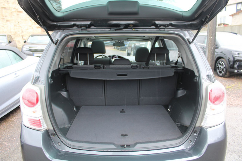 Photo 6 de l'offre de TOYOTA VERSO 112 D-4D FAP FEEL! SKYVIEW 5 PLACES à 10990€ chez Bougel transactions