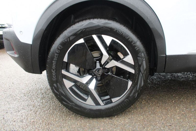 Photo 7 de l'offre de PEUGEOT 2008 PHASE 4 GT 145 CV HYBRIDE GPS 3D TOIT PANO CAMÃRA 360Â° I-COKPIT JA 17 BOITE AUTO DCS-6 à 28900€ chez Bougel transactions