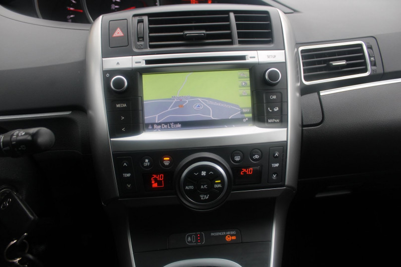 Photo 14 de l'offre de TOYOTA VERSO 112 D-4D FAP FEEL! SKYVIEW 5 PLACES à 10990€ chez Bougel transactions