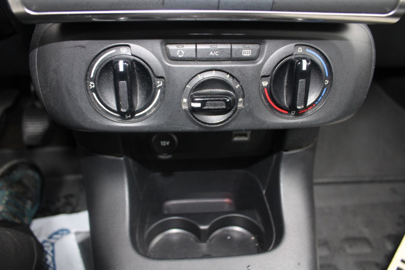 Photo 12 de l'offre de CITROEN C3 III BLUE HDI 100 CV FEEL BUSINESS CLIM AUDIO USB BLUETOOTH RÃGULATEUR ROUE SECOURS à 8990€ chez Bougel transactions