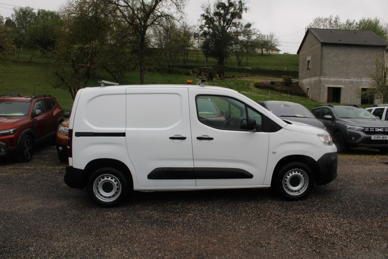 Photo 5 de l'offre de CITROEN BERLINGO 4 AFFAIRE BLUE HDI 100 CV CLUB GALERIE BLUETOOTH RÃGULATEUR MP3 USB TVA=11659 E HT à 13990€ chez Bougel transactions