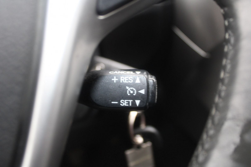 Photo 13 de l'offre de TOYOTA VERSO 112 D-4D FAP FEEL! SKYVIEW 5 PLACES à 10990€ chez Bougel transactions