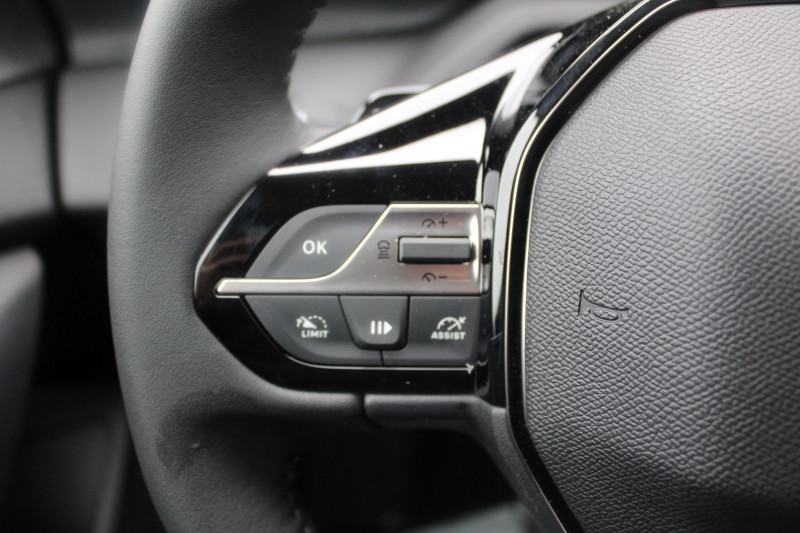 Photo 11 de l'offre de PEUGEOT 308 PHASE 4 ALLURE 145 CV HYBRIDE GPS 3D CAMÃRA FULL LED JA 17 RÃGULATEUR BOITE AUTO DCS-6 à 27990€ chez Bougel transactions
