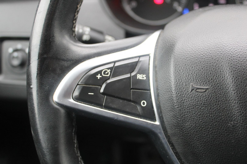 Photo 11 de l'offre de DACIA DUSTER III 1L5 DCI 110 CV CONFORT + "4X4" GPS 3D ATTELAGE CAMÃRA JA 16 BLUETOOTH RÃGULATEUR à 16500€ chez Bougel transactions