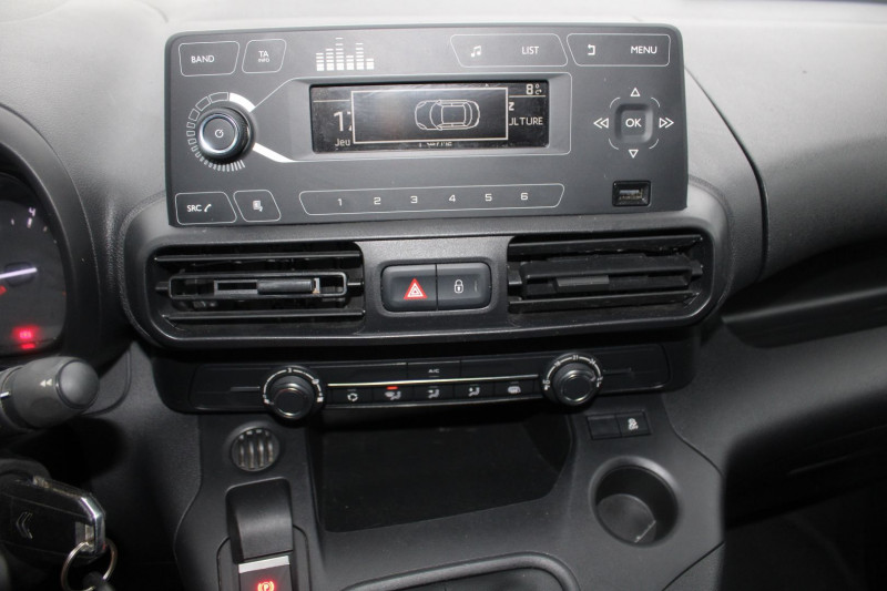 Photo 9 de l'offre de CITROEN BERLINGO 4 AFFAIRE BLUE HDI 100 CV CLUB GALERIE BLUETOOTH RÃGULATEUR MP3 USB TVA=11659 E HT à 13990€ chez Bougel transactions