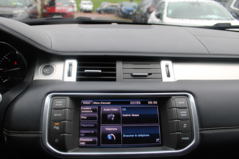 Photo 16 de l'offre de LAND-ROVER EVOQUE 2L2 TD4 PURE "4X4" ÃCRAN TACTILE CUIR JA 19 RE USB XÃNON+LED ATTELAGE RÃGULATEUR à 15700€ chez Bougel transactions