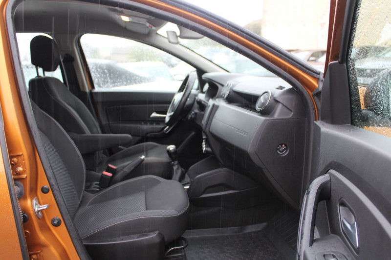 Photo 8 de l'offre de DACIA DUSTER III 1L5 DCI 110 CV CONFORT + "4X4" GPS 3D ATTELAGE CAMÃRA JA 16 BLUETOOTH RÃGULATEUR à 16500€ chez Bougel transactions
