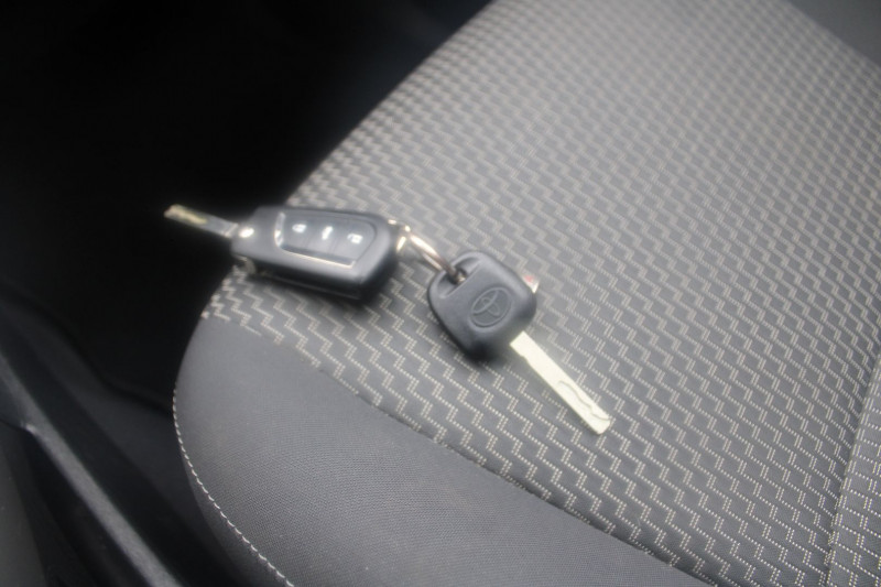 Photo 16 de l'offre de TOYOTA VERSO 112 D-4D FAP FEEL! SKYVIEW 5 PLACES à 10990€ chez Bougel transactions
