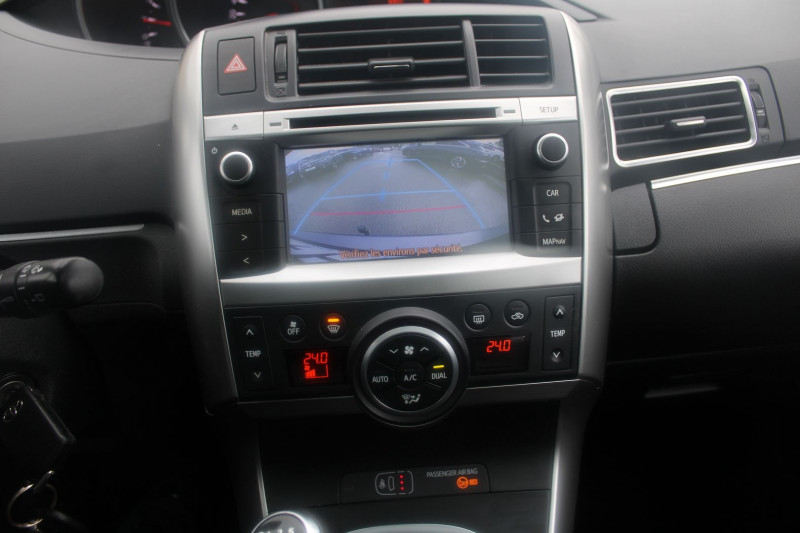 Photo 15 de l'offre de TOYOTA VERSO 112 D-4D FAP FEEL! SKYVIEW 5 PLACES à 10990€ chez Bougel transactions