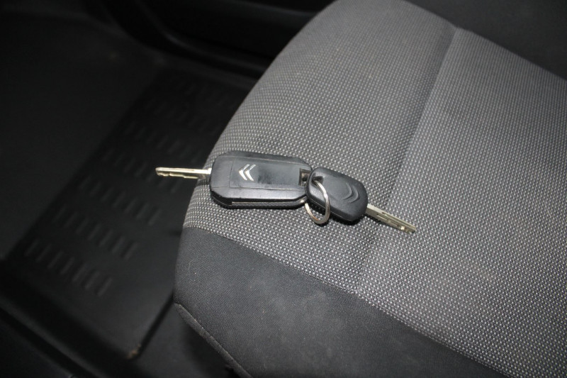 Photo 11 de l'offre de CITROEN BERLINGO 4 AFFAIRE BLUE HDI 100 CV CLUB GALERIE BLUETOOTH RÃGULATEUR MP3 USB TVA=11659 E HT à 13990€ chez Bougel transactions
