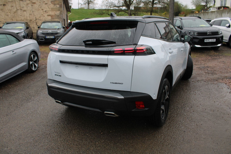Photo 2 de l'offre de PEUGEOT 2008 PHASE 4 GT 145 CV HYBRIDE GPS 3D TOIT PANO CAMÃRA 360Â° I-COKPIT JA 17 BOITE AUTO DCS-6 à 28900€ chez Bougel transactions