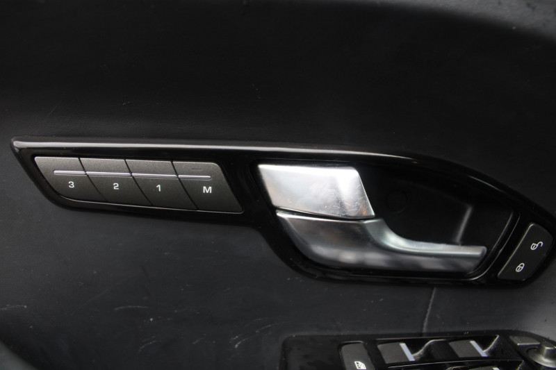 Photo 13 de l'offre de LAND-ROVER EVOQUE 2L2 TD4 PURE "4X4" ÃCRAN TACTILE CUIR JA 19 RE USB XÃNON+LED ATTELAGE RÃGULATEUR à 15700€ chez Bougel transactions