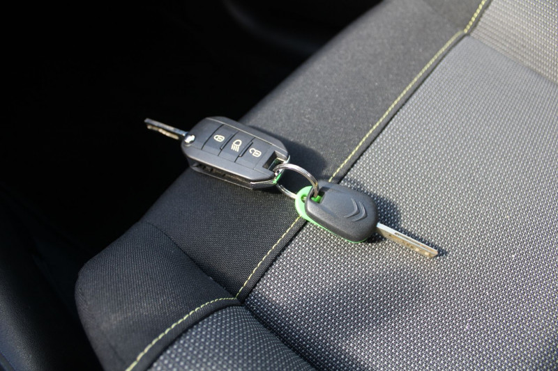 Photo 13 de l'offre de CITROEN C3 PHASE 4 FEEL BUSINESS ESSENCE 83 CV GPS USB RÃGULATEUR BLUETOOTH CLIMAT  FULL LEDS à 10990€ chez Bougel transactions