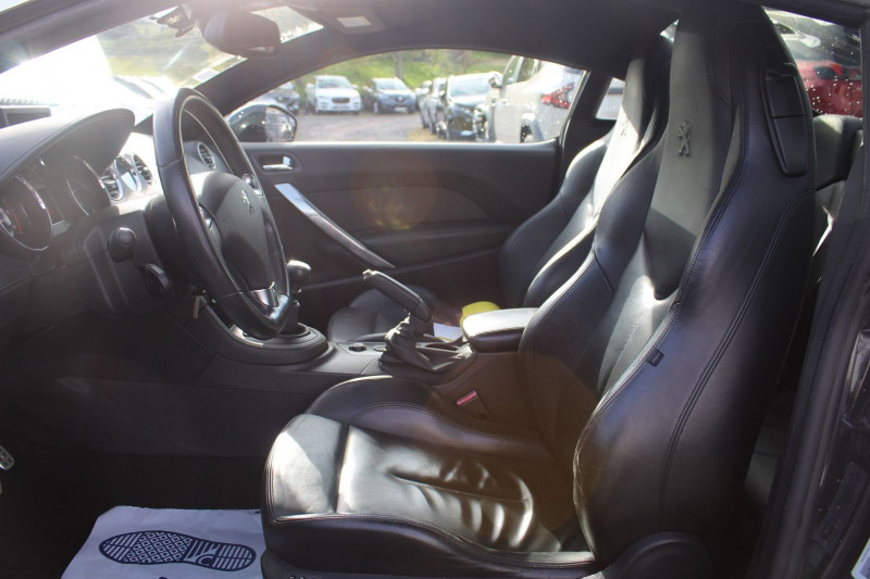 Photo 7 de l'offre de PEUGEOT RCZ 2L HDI 163 CV DIESEL GPS CUIR ELECT/CHAUFF RÃGULATEUR BLUETOOTH USB ABS LUXE BV6 à 13500€ chez Bougel transactions