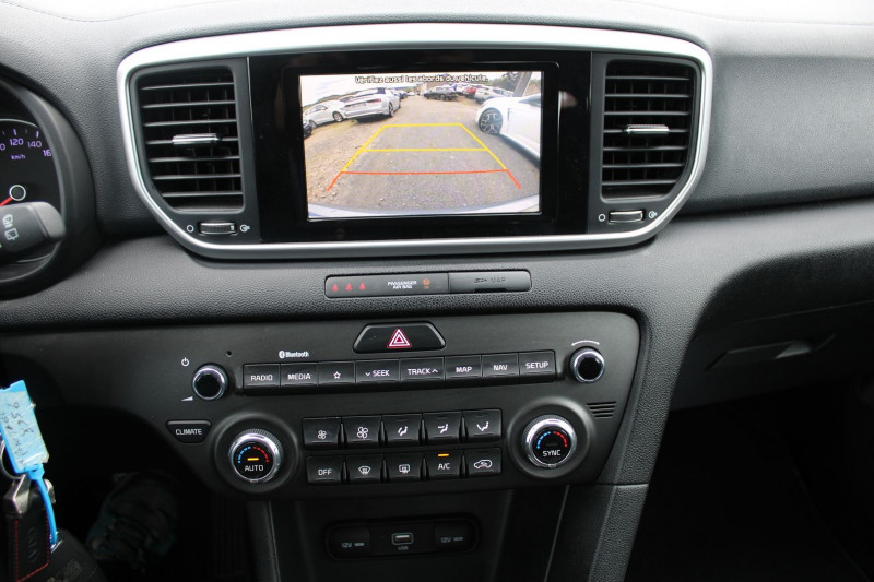 Photo 15 de l'offre de KIA SPORTAGE ACTIVE 1L6 CRDI 115 CV GPS 3D CAMÃRA AUDIO MP3 RE USB JA 17 BLUETOOTH RÃGULATEUR à 15990€ chez Bougel transactions