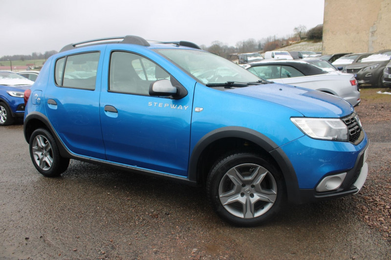 Photo 2 de l'offre de DACIA SANDERO III STEPWAY 95 CV 1L5 BLUEDCI GPS USB ABS RÃGULATEUR BLUETOOTH LEDS  ACCOUDOIR à 11900€ chez Bougel transactions