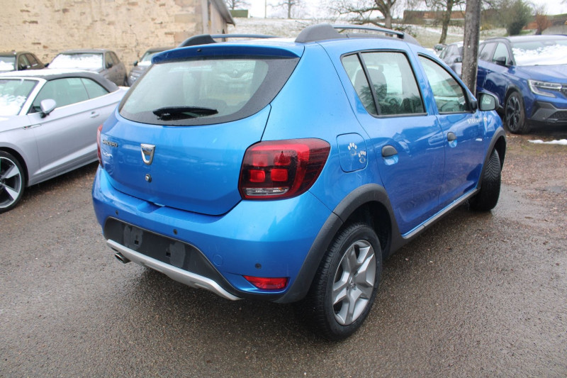 Photo 3 de l'offre de DACIA SANDERO III STEPWAY 95 CV 1L5 BLUEDCI GPS USB ABS RÃGULATEUR BLUETOOTH LEDS  ACCOUDOIR à 11900€ chez Bougel transactions