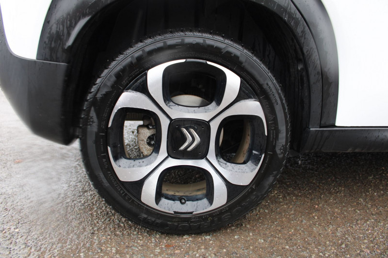 Photo 7 de l'offre de CITROEN C3 AIRCROSS 110 CV FEEL PACK GPS 3D CLIM AUDIO MP3 JA 17 CUIR USB RADAR BLUETOOTH RÃGULATEUR à 11500€ chez Bougel transactions