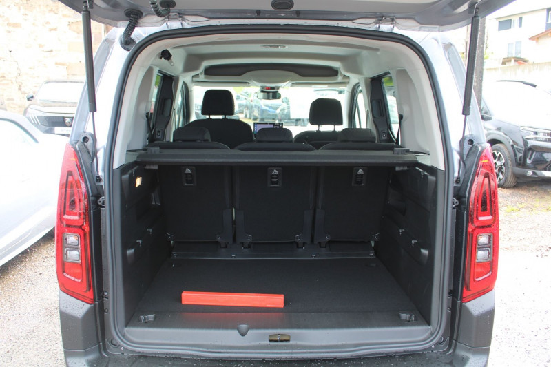 Photo 6 de l'offre de CITROEN BERLINGO 5 PLUS BLUE HDI 100 CV GPS CARPLAY CAMÃRA I-COKPIT USB JA 16 FULL LED RÃGULATEUR à 24990€ chez Bougel transactions