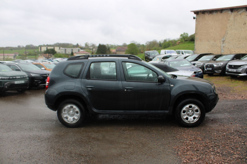 Photo 5 de l'offre de DACIA DUSTER II LAUREATE PLUS 1L5 DCI 110 CV "4X4" CLIM MP3 USB BLUETOOTH ATTELAGE ROUE SECOURS à 13500€ chez Bougel transactions