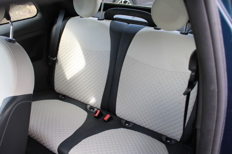 Photo 10 de l'offre de FIAT 500 II C CABRIOLET DOLCEVITA HYBRIDE GPS CONNECT USB RÃGULATEUR BLUETOOTH CUIR LEDS CLIM à 12990€ chez Bougel transactions