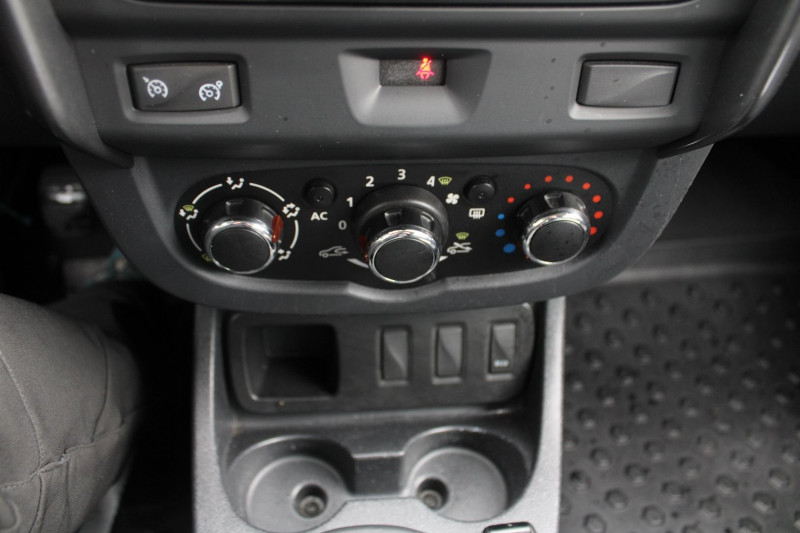 Photo 14 de l'offre de DACIA DUSTER II LAURÃATE 1L5 DCI 110 CV CLIM ATTELAGE AUDIO MP3 JA 16 USB BLUETOOTH RÃGULATEUR à 10500€ chez Bougel transactions