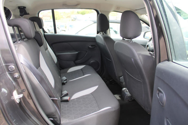 Photo 8 de l'offre de DACIA SANDERO III STEPWAY DCI 90 GPS MÃDIA USB LEDS ABS RÃGULATEUR BLUETOOTH RADARS CLIMAT DIESEL à 10900€ chez Bougel transactions
