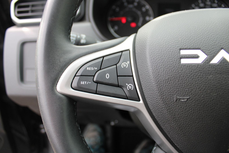 Photo 12 de l'offre de DACIA DUSTER 5 TCE 150 CV JOURNEY GPS 3D FULL LED CAMÃRA 360Â° JA 17 RÃGULATEUR BOITE AUTO EDC à 19990€ chez Bougel transactions