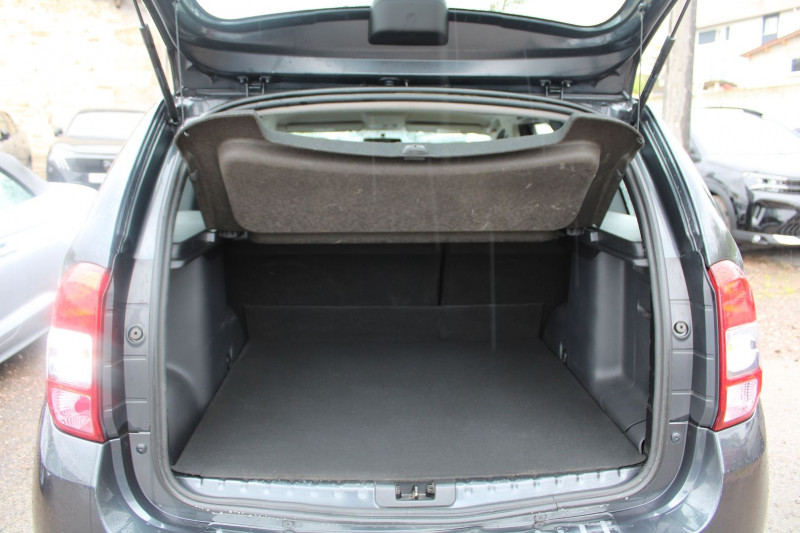 Photo 6 de l'offre de DACIA DUSTER II LAUREATE PLUS 1L5 DCI 110 CV "4X4" CLIM MP3 USB BLUETOOTH ATTELAGE ROUE SECOURS à 13500€ chez Bougel transactions