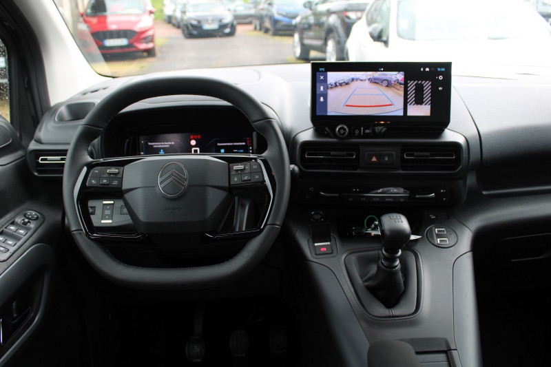 Photo 10 de l'offre de CITROEN BERLINGO 5 MAX BLUE HDI 130 CV GPS 3D PACK HIVER CAMÃRA JA 16 FULL LED I-COKPIT RÃGULATEUR à 27990€ chez Bougel transactions