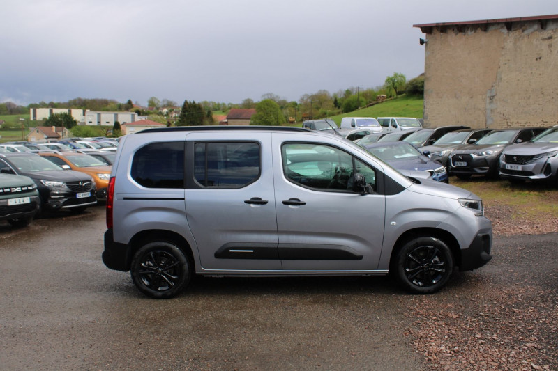 Photo 5 de l'offre de CITROEN BERLINGO 5 PLUS BLUE HDI 100 CV GPS CARPLAY CAMÃRA I-COKPIT USB JA 16 FULL LED RÃGULATEUR à 24990€ chez Bougel transactions