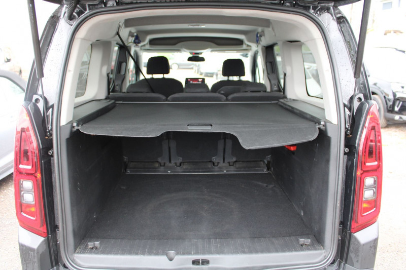 Photo 6 de l'offre de CITROEN BERLINGO 4 SHINE XL BLUE HDI 130 CV GPS VIA CLIM USB JA 16 RÃGULATEUR ATTELAGE GRIP CONTROL à 20990€ chez Bougel transactions