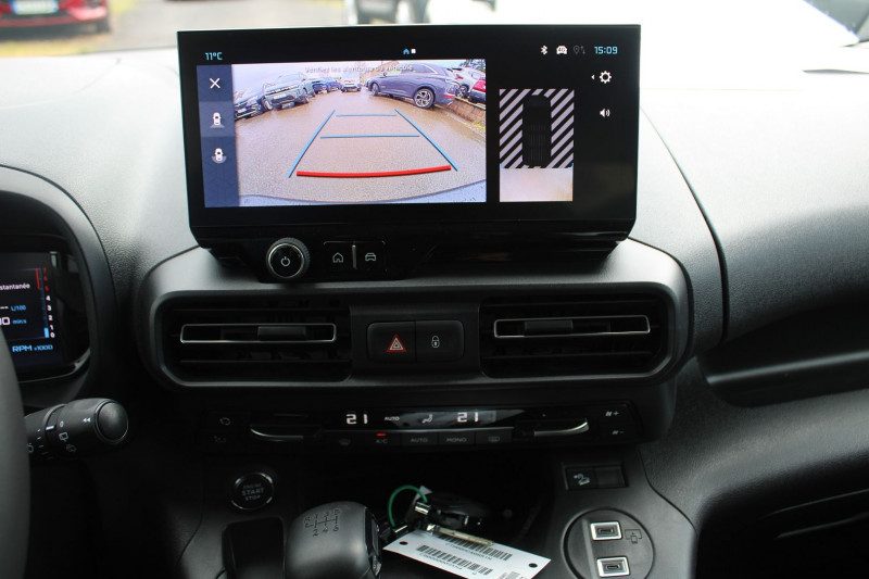 Photo 14 de l'offre de CITROEN BERLINGO 5 MAX BLUE HDI 130 CV GPS 3D PACK HIVER CAMÃRA JA 16 FULL LED I-COKPIT RÃGULATEUR à 27990€ chez Bougel transactions