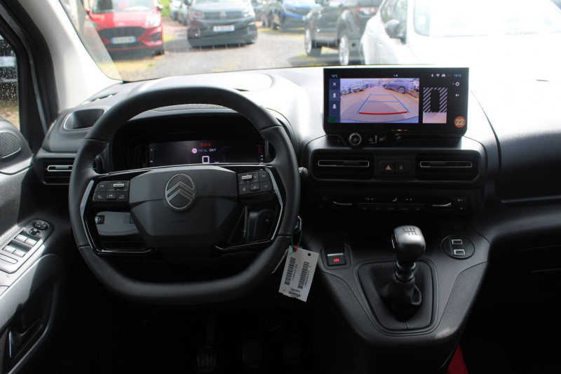 Photo 10 de l'offre de CITROEN BERLINGO 5 PLUS BLUE HDI 100 CV GPS CARPLAY CAMÃRA I-COKPIT USB JA 16 FULL LED RÃGULATEUR à 24990€ chez Bougel transactions