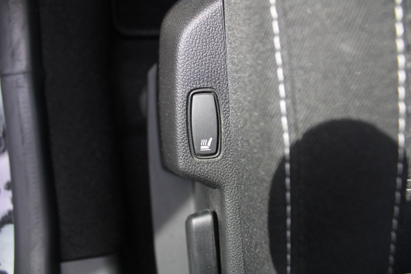 Photo 11 de l'offre de DACIA DUSTER 5 TCE 150 CV JOURNEY GPS 3D FULL LED CAMÃRA 360Â° JA 17 RÃGULATEUR BOITE AUTO EDC à 19990€ chez Bougel transactions