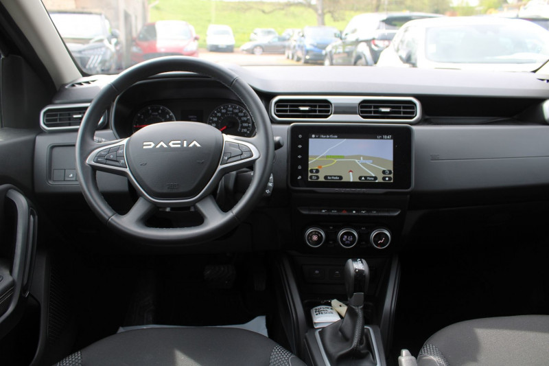 Photo 10 de l'offre de DACIA DUSTER 5 TCE 150 CV JOURNEY GPS 3D FULL LED CAMÃRA 360Â° JA 17 RÃGULATEUR BOITE AUTO EDC à 19990€ chez Bougel transactions
