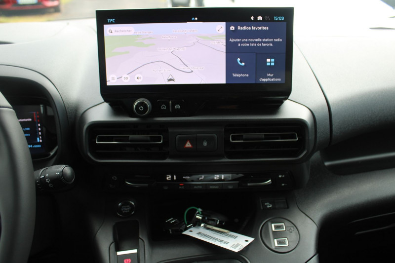 Photo 13 de l'offre de CITROEN BERLINGO 5 MAX BLUE HDI 130 CV GPS 3D PACK HIVER CAMÃRA JA 16 FULL LED I-COKPIT RÃGULATEUR à 27990€ chez Bougel transactions