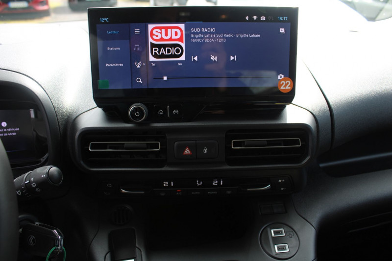 Photo 16 de l'offre de CITROEN BERLINGO 5 PLUS BLUE HDI 100 CV GPS CARPLAY CAMÃRA I-COKPIT USB JA 16 FULL LED RÃGULATEUR à 24990€ chez Bougel transactions
