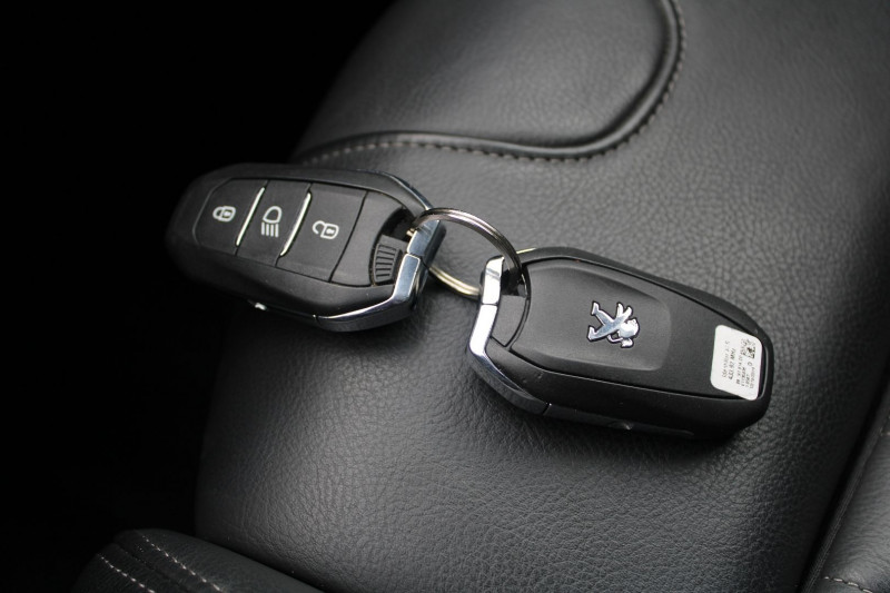 Photo 18 de l'offre de PEUGEOT 508 III BLUE HDI 130 CV ALLURE PACK GPS 3D CAMÃRA USB JA 17 FULL LED I-COKPIT RÃGULATEUR à 16990€ chez Bougel transactions