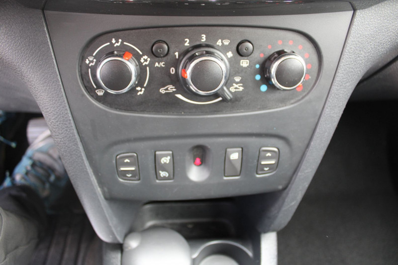 Photo 11 de l'offre de DACIA SANDERO III STEPWAY DCI 90 GPS MÃDIA USB LEDS ABS RÃGULATEUR BLUETOOTH RADARS CLIMAT DIESEL à 10900€ chez Bougel transactions