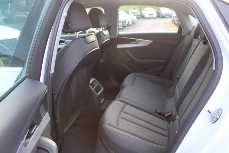 Photo 8 de l'offre de AUDI A4 III BUSINESS 2L TDI 150 CV GPS 3D CAMÃRA FULL LED TOIT PANO USB JA 18 BOIT à 15990€ chez Bougel transactions
