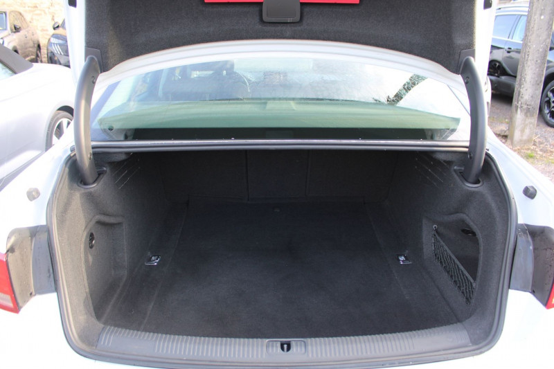 Photo 6 de l'offre de AUDI A4 III BUSINESS 2L TDI 150 CV GPS 3D CAMÃRA FULL LED TOIT PANO USB JA 18 BOIT à 15990€ chez Bougel transactions