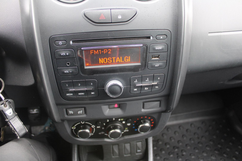 Photo 13 de l'offre de DACIA DUSTER II LAURÃATE 1L5 DCI 110 CV CLIM ATTELAGE AUDIO MP3 JA 16 USB BLUETOOTH RÃGULATEUR à 10500€ chez Bougel transactions