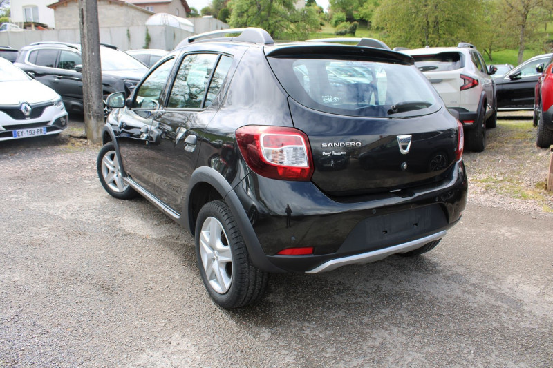 Photo 3 de l'offre de DACIA SANDERO III STEPWAY DCI 90 GPS MÃDIA USB LEDS ABS RÃGULATEUR BLUETOOTH RADARS CLIMAT DIESEL à 10900€ chez Bougel transactions