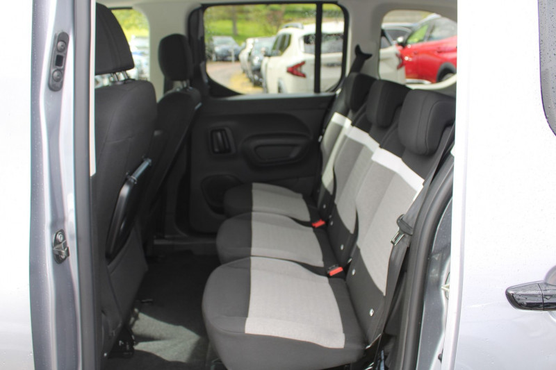 Photo 9 de l'offre de CITROEN BERLINGO 5 PLUS BLUE HDI 100 CV GPS CARPLAY CAMÃRA I-COKPIT USB JA 16 FULL LED RÃGULATEUR à 24990€ chez Bougel transactions