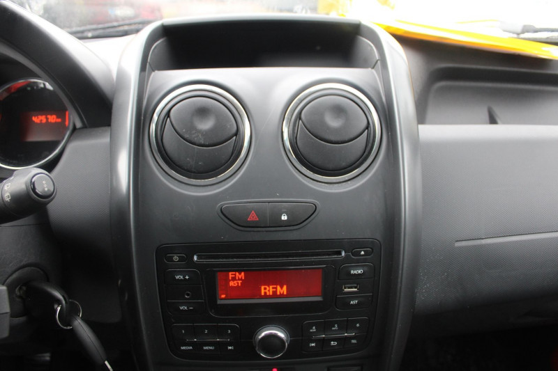 Photo 10 de l'offre de DACIA DUSTER II 1L5 DCI 90 CV CLIM LAURÃATE BOITE 6V RÃGULATEUR BLUETOOTH JANTES ALU  ABS à 13400€ chez Bougel transactions