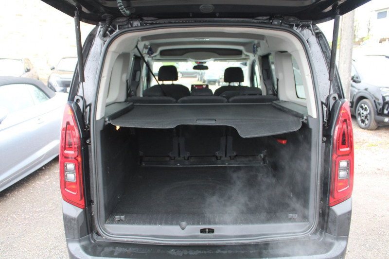 Photo 9 de l'offre de CITROEN BERLINGO 4 SHINE XL BLUE HDI 130 CV GPS VIA CLIM USB JA 16 RÃGULATEUR ATTELAGE GRIP CONTROL à 20990€ chez Bougel transactions