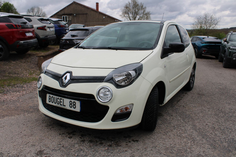 Photo 4 de l'offre de RENAULT TWINGO III 1L2 LEV 16V DYNAMIQUE ECOÂ² 75 CV CLIM AUDIO MP3 TOIT PANO USB JA 15 RÃGULATEUR à 7500€ chez Bougel transactions